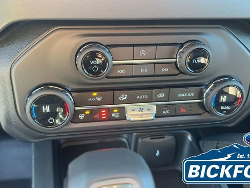 New 2025 Ford Bronco Badlands image 13