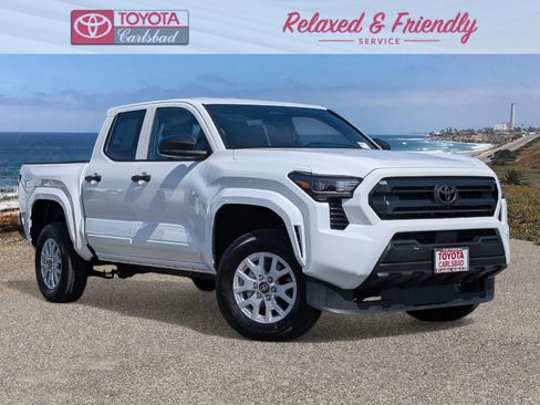 Used 2025 Toyota Tacoma SR image 1