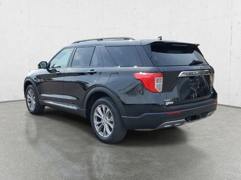 Used 2023 Ford Explorer XLT w/ Equipment Group 202A AWD/4WD image 5