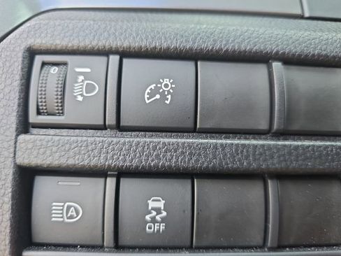 Used 2025 Toyota Tacoma SR5 AWD/4WD image 25