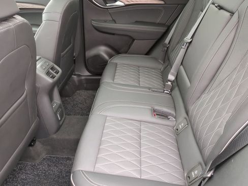 Used 2023 Buick Envision Avenir AWD/4WD image 20
