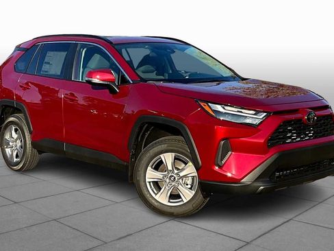 Used 2025 Toyota RAV4 XLE w/ Convenience Package AWD/4WD image 2