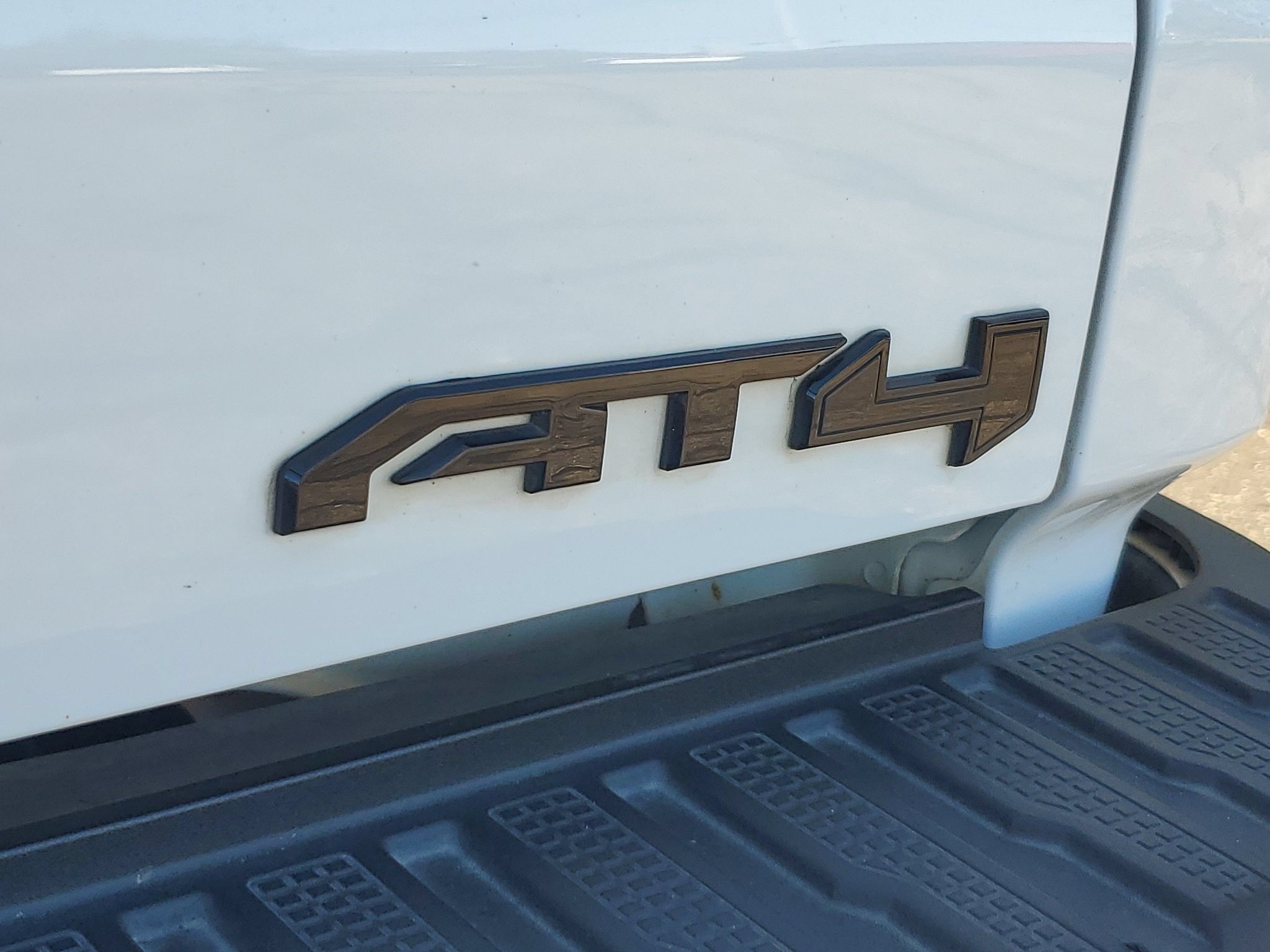 Used 2023 GMC Sierra 1500 AT4 w/ AT4 Premium Package AWD/4WD image 8