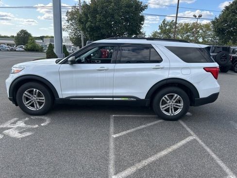 Used 2022 Ford Explorer XLT w/ Class IV Trailer Tow Package image 4