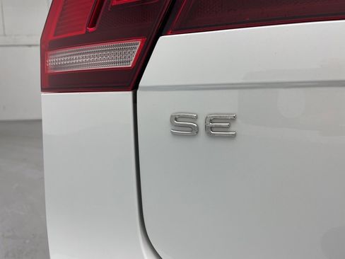 Used 2022 Volkswagen Tiguan SE R-Line image 57