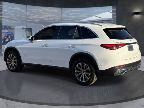 Used 2025 Mercedes-Benz GLC 300 image 4