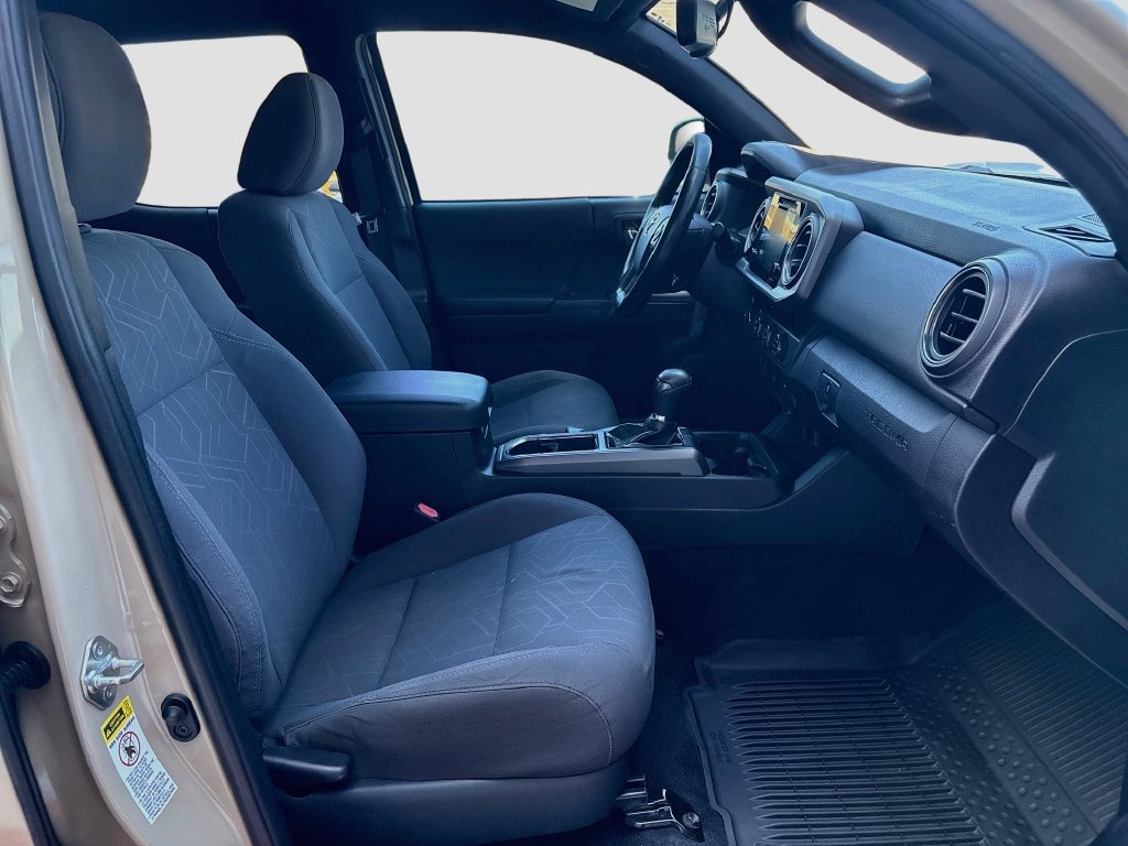 Used 2017 Toyota Tacoma TRD Off-Road w/ Tow Package (A/T) AWD/4WD image 19