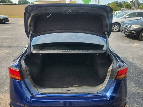 Used 2019 Nissan Altima 2.5 S FWD image 12