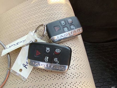 Used 2016 Jaguar XF Prestige image 6