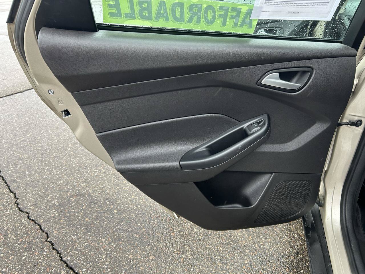 Used 2017 Ford Focus SE FWD image 13