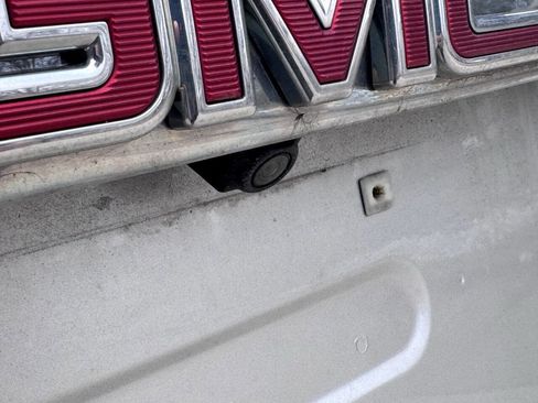 Used 2017 GMC Acadia SLE image 3