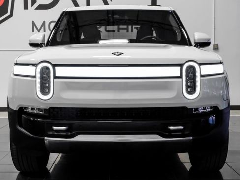 Used 2023 Rivian R1T Adventure image 7