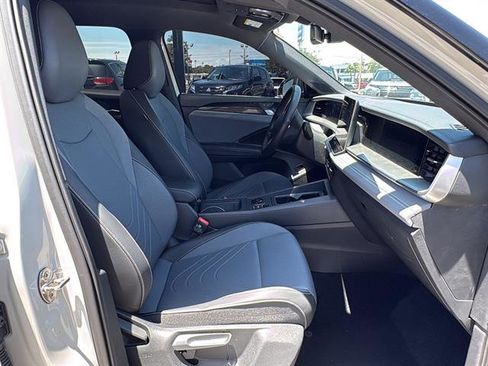 Certified 2025 Volkswagen Tiguan SE R-Line AWD/4WD image 15