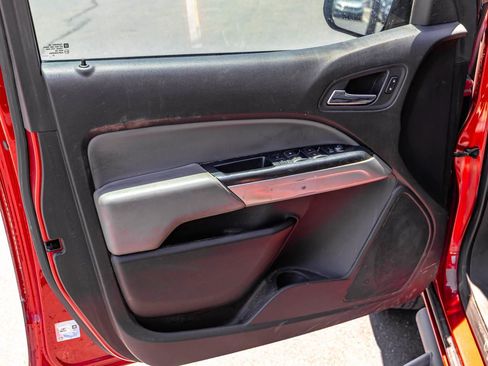 Used 2015 Chevrolet Colorado LT w/ LT Convenience Package RWD image 9