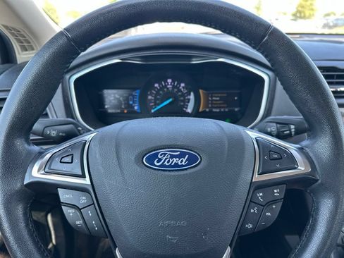 Used 2019 Ford Fusion Energi Titanium FWD image 20