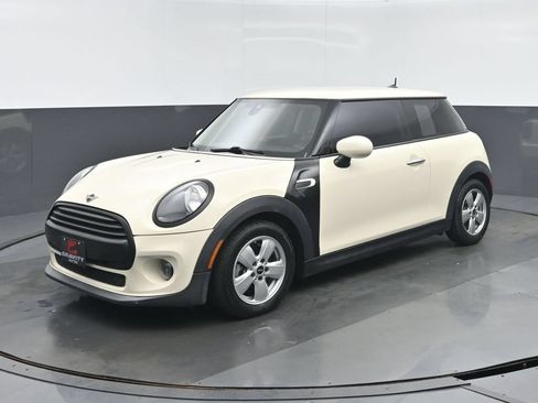 Used 2020 MINI Cooper 2-Door Hardtop FWD image 7