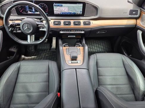 Used 2024 Mercedes-Benz GLS 580 4MATIC image 10