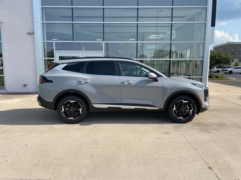 New 2026 Kia Sportage EX AWD/4WD image 4
