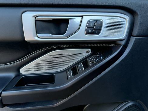 Used 2020 Ford Explorer ST w/ ST Street Pack image 13