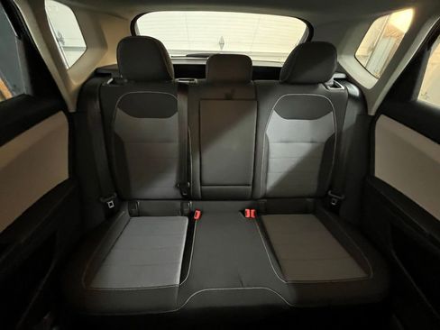 Certified 2025 Volkswagen Taos S image 29