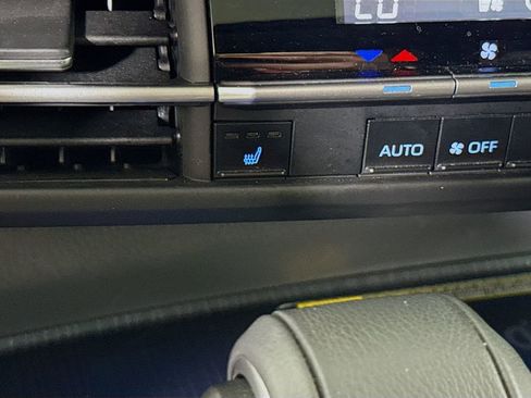 Used 2024 Toyota Sienna XSE w/ XSE Plus Package AWD/4WD image 13