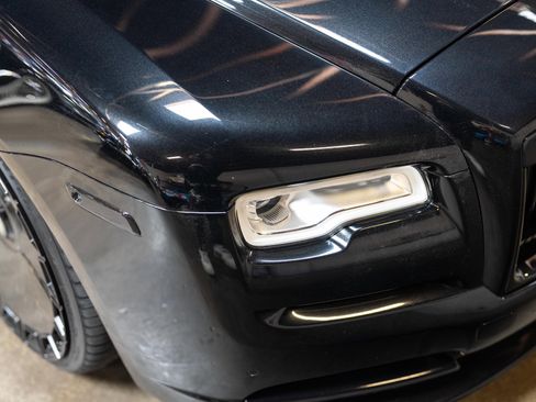 Used 2020 Rolls-Royce Dawn image 28