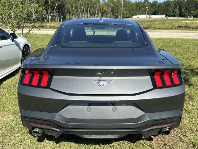 Used 2024 Ford Mustang Coupe RWD image 9