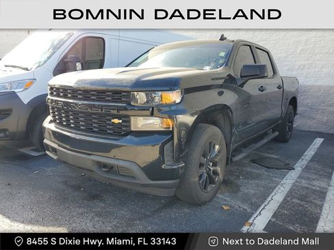 Used 2021 Chevrolet Silverado 1500 Custom image 3