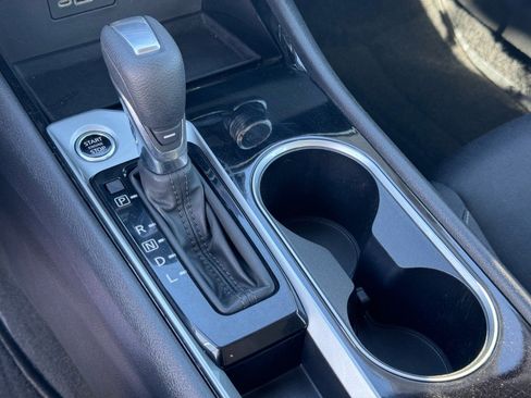 Used 2024 Nissan Altima 2.5 SV image 32