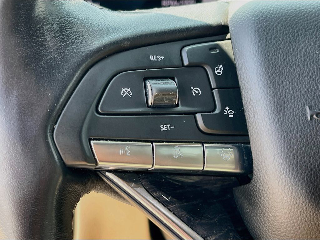 Certified 2022 Cadillac Escalade Premium Luxury w/ Performance Package AWD/4WD image 19