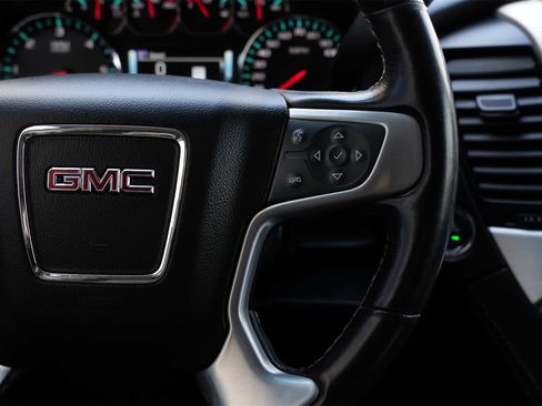 Used 2020 GMC Yukon SLT w/ Premium Edition image 11