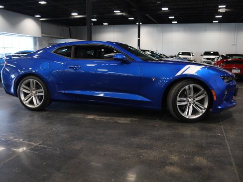 Used 2018 Chevrolet Camaro SS RWD image 8
