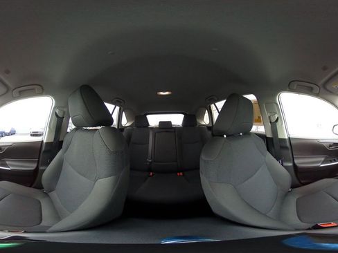 Used 2025 Toyota RAV4 LE image 41