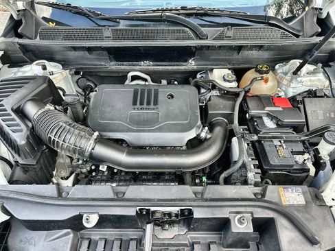 Used 2023 GMC Acadia SLE image 13