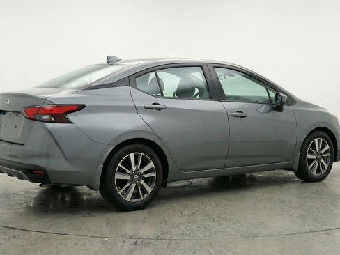 Used 2025 Nissan Versa SV image 9