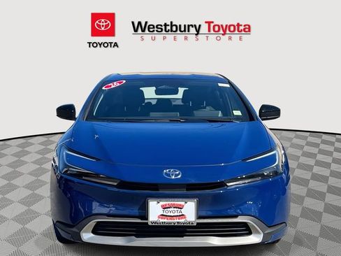 Used 2026 Toyota Prius SE image 3