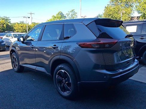 Certified 2025 Nissan Rogue SV AWD/4WD image 4