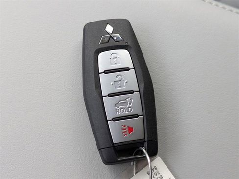 New 2025 Mitsubishi Outlander SE image 35