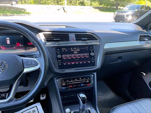 Used 2023 Volkswagen Tiguan SE R-Line AWD/4WD image 18