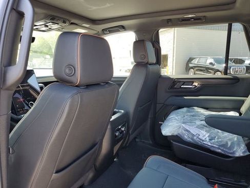 New 2026 GMC Yukon AT4 w/ AT4 Premium Package image 10
