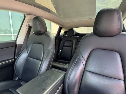 Used 2021 Tesla Model Y Long Range AWD/4WD image 19