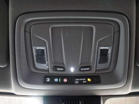 Used 2024 GMC Sierra 2500 SLE image 29