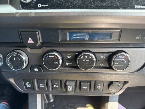 Certified 2023 Toyota Tacoma TRD Off-Road w/ Technology Package AWD/4WD image 24