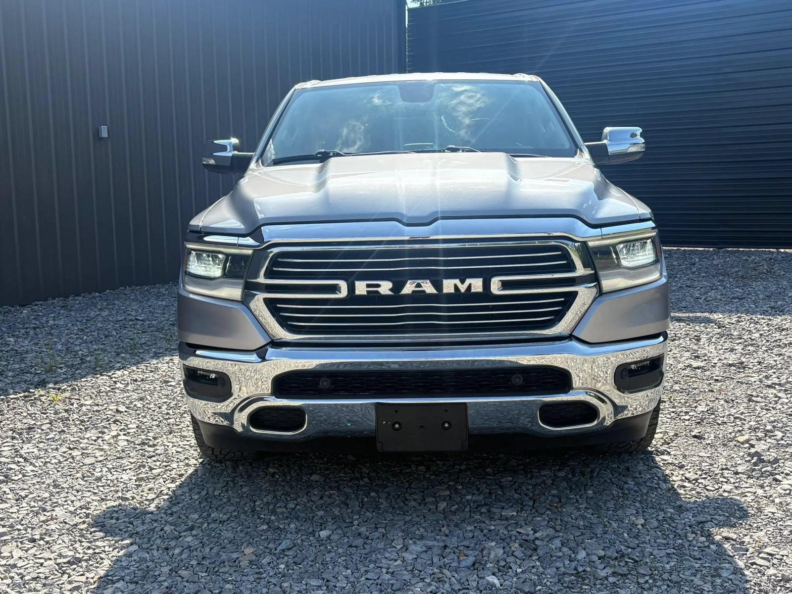Used 2019 RAM 1500 Laramie AWD/4WD image 2