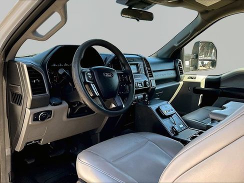 Used 2020 Ford F250 XL w/ Power Equipment Group RWD image 17
