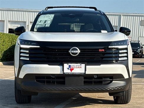 New 2026 Nissan Kicks SR image 3