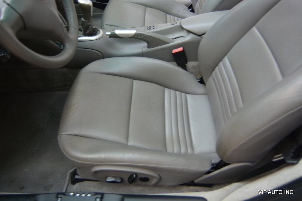 Used 2002 Porsche 911 Carrera 4 AWD/4WD image 21