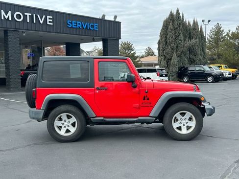 Used 2015 Jeep Wrangler Sport w/ Quick Order Package 24S AWD/4WD image 2