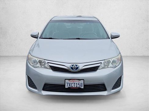 Used 2014 Toyota Camry LE FWD image 2