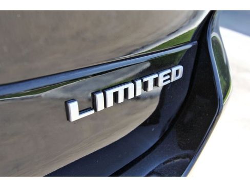 Used 2025 Jeep Grand Cherokee L Limited RWD image 6